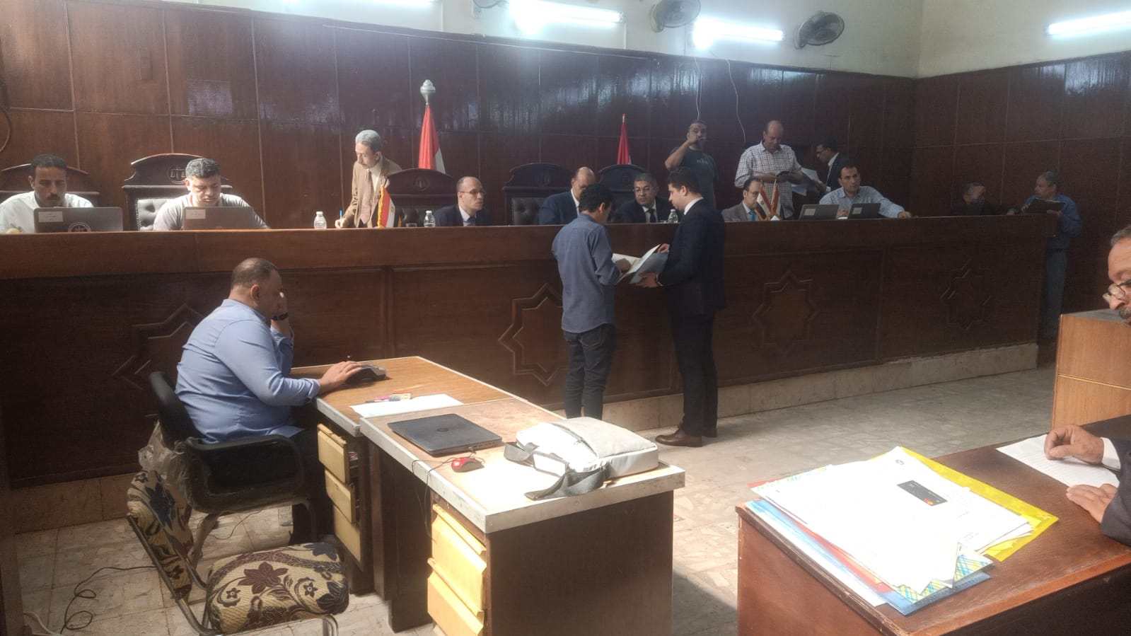 لجنة تلقى الطلبات بمجمع محاكم سوهاج