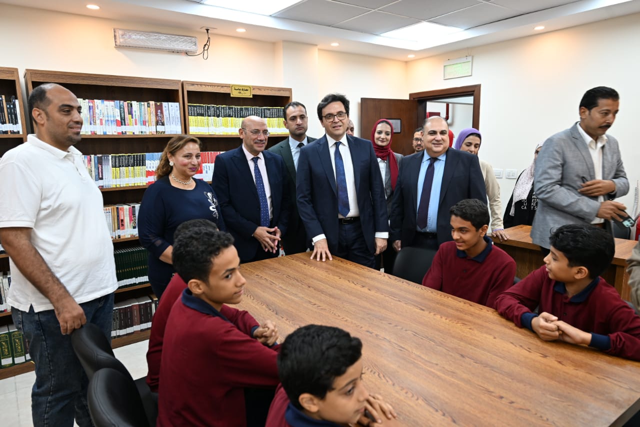 وزير الثقافة خلال افتتاح قصر الثقافة وزير الثقافة خلال افتتاح قصر الثقافة