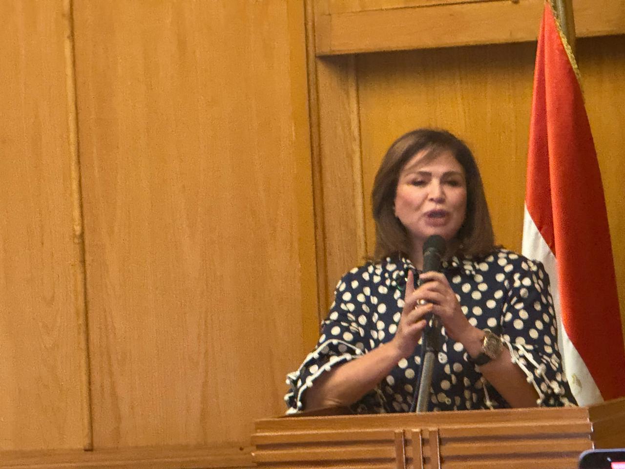 إلهام شاهين (1)