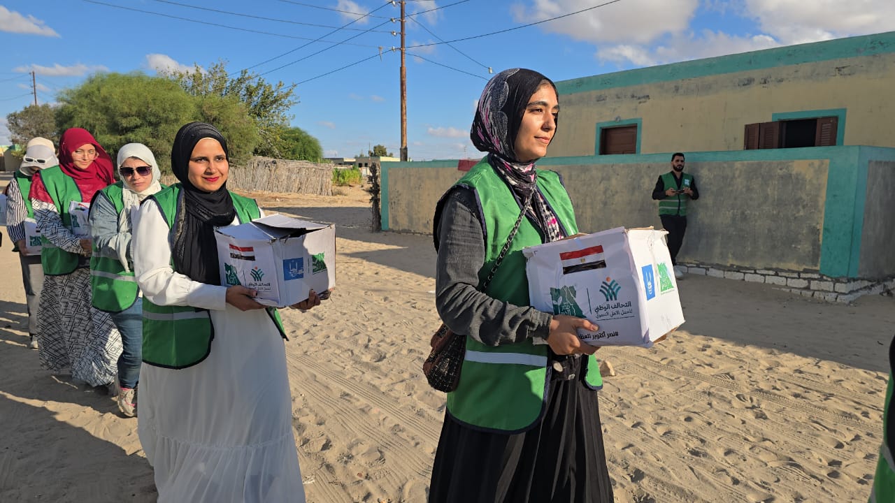 مصر الخير تواصل قوافل المساعدات غذائية لأهالي الشهداء والمصابين في شمال سيناء (1)