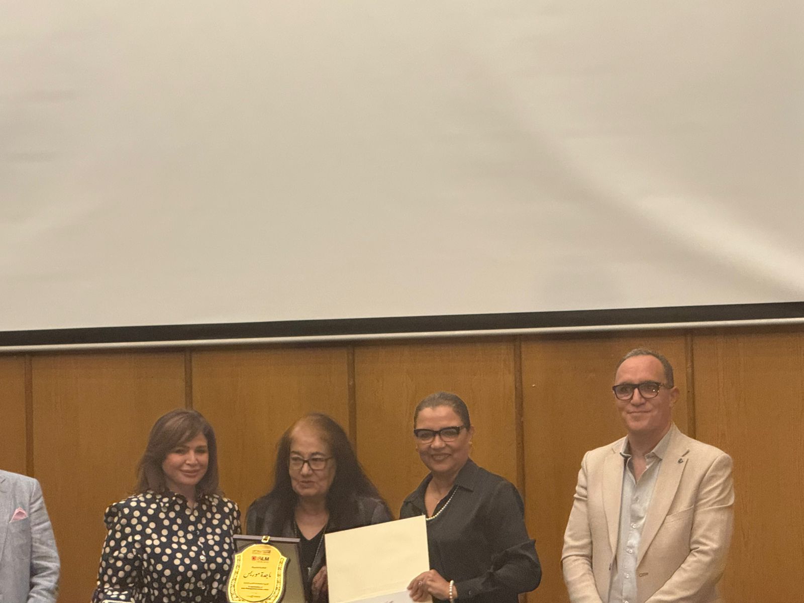 مهرجان Vs- film يكرم النجمة إلهام شاهين والثانية تكرم غادة جبارة (2)