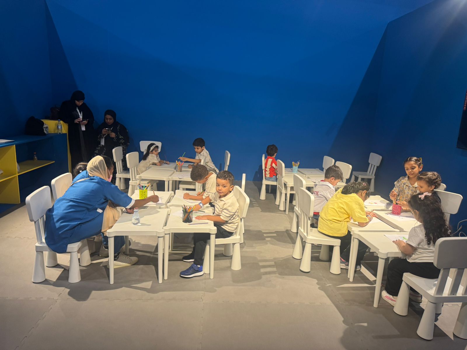 الأطفال داخل معرض الرياض الدولي للكتاب الأطفال داخل معرض الرياض الدولي للكتاب