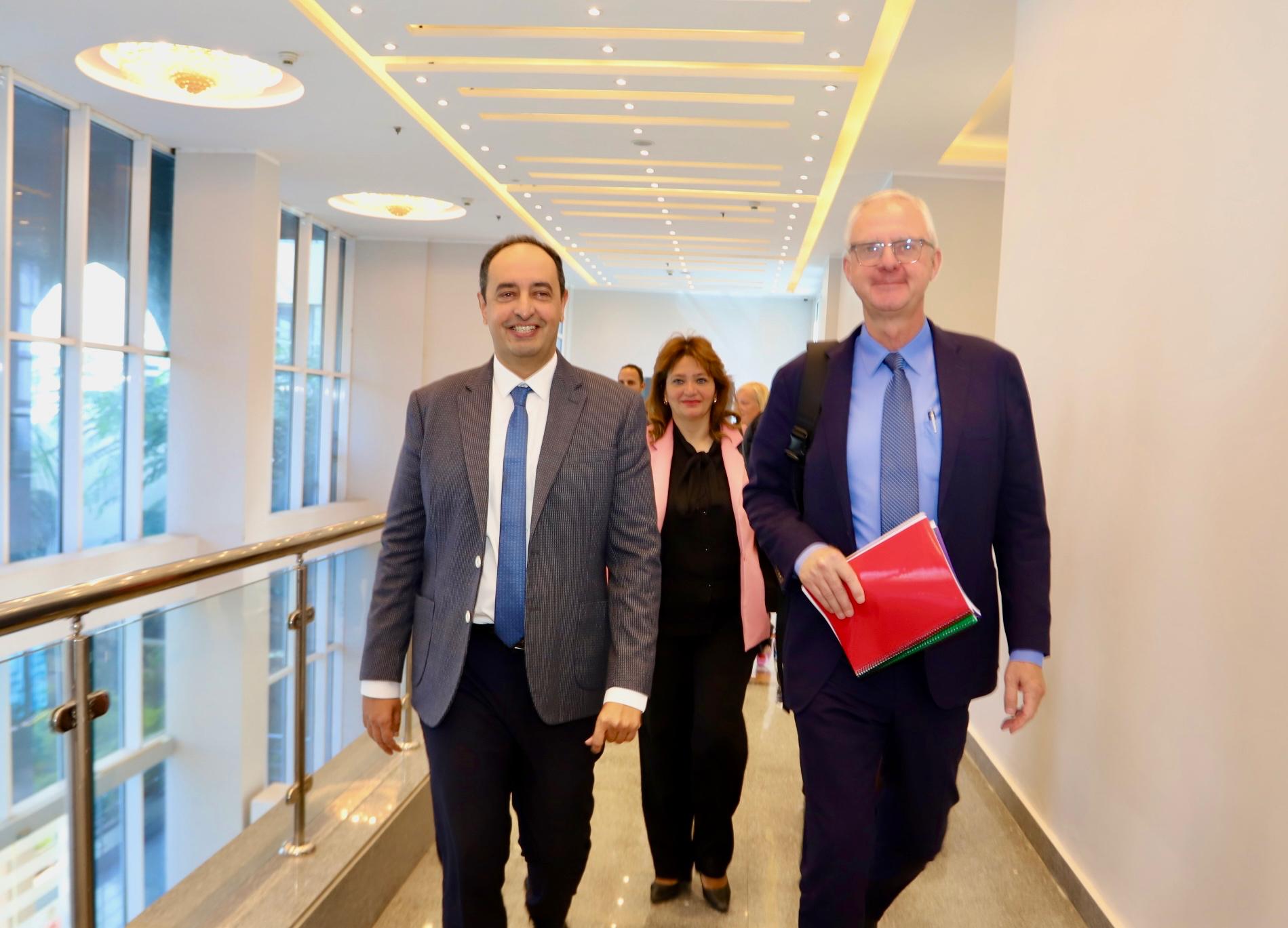 الدكتور عمرو عثمان مدير صندوق مكافحة الإدمان وألكسيس جوزديل المدير التنفيذي للوكالة الأوروبية للمخدرات