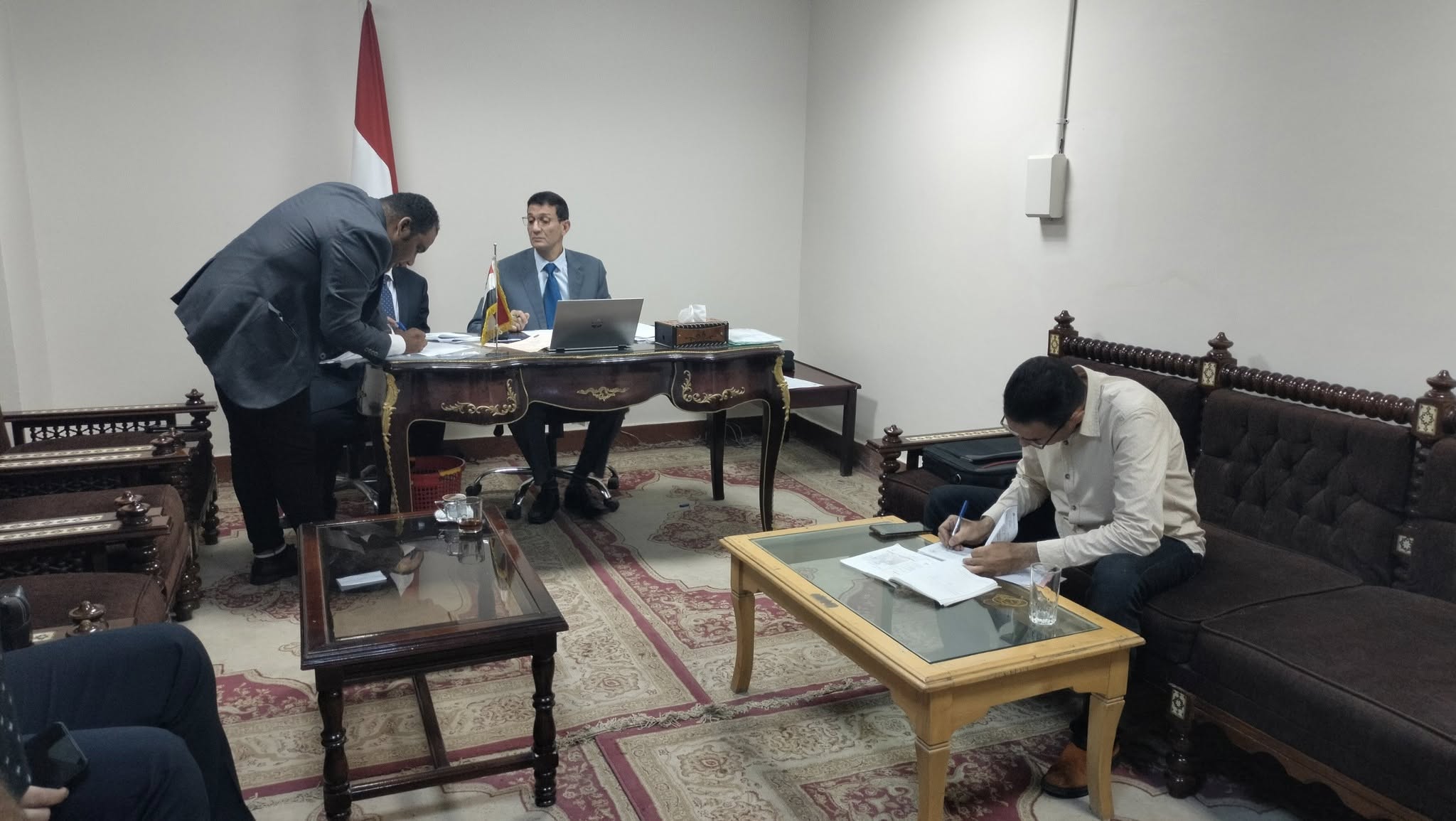 محكمة الأقصر خلال استقبال طلبات الترشح لمجلس النواب محكمة الأقصر خلال استقبال طلبات الترشح لمجلس النواب