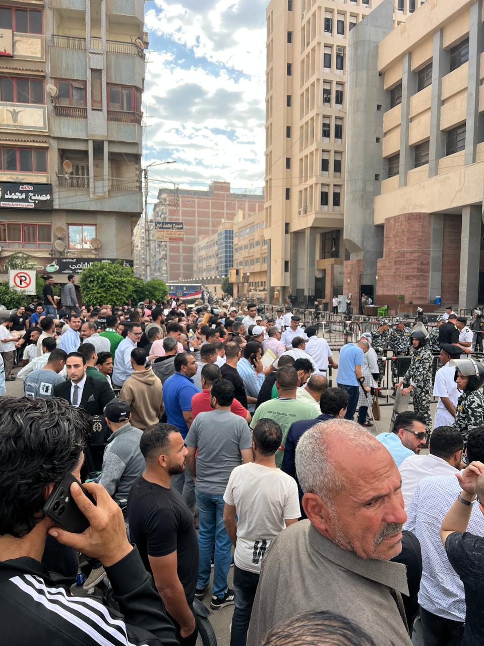 زحام أمام لجنه استقبال المرشحين في الدقهلية