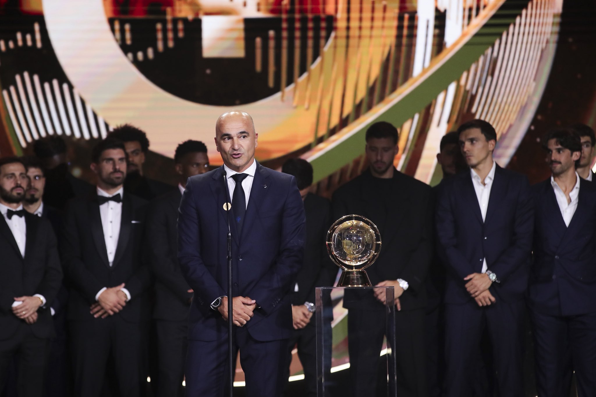 روبرتو مارتينيز روبرتو مارتينيز