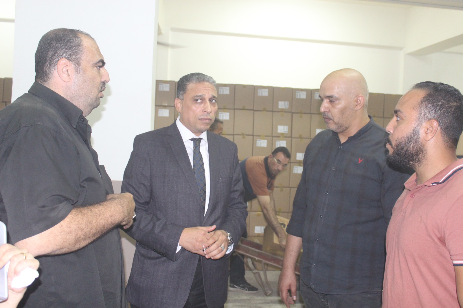 متابعة وصول التابلت المدارس من قبل وكيل الوزارة سعيد عطية