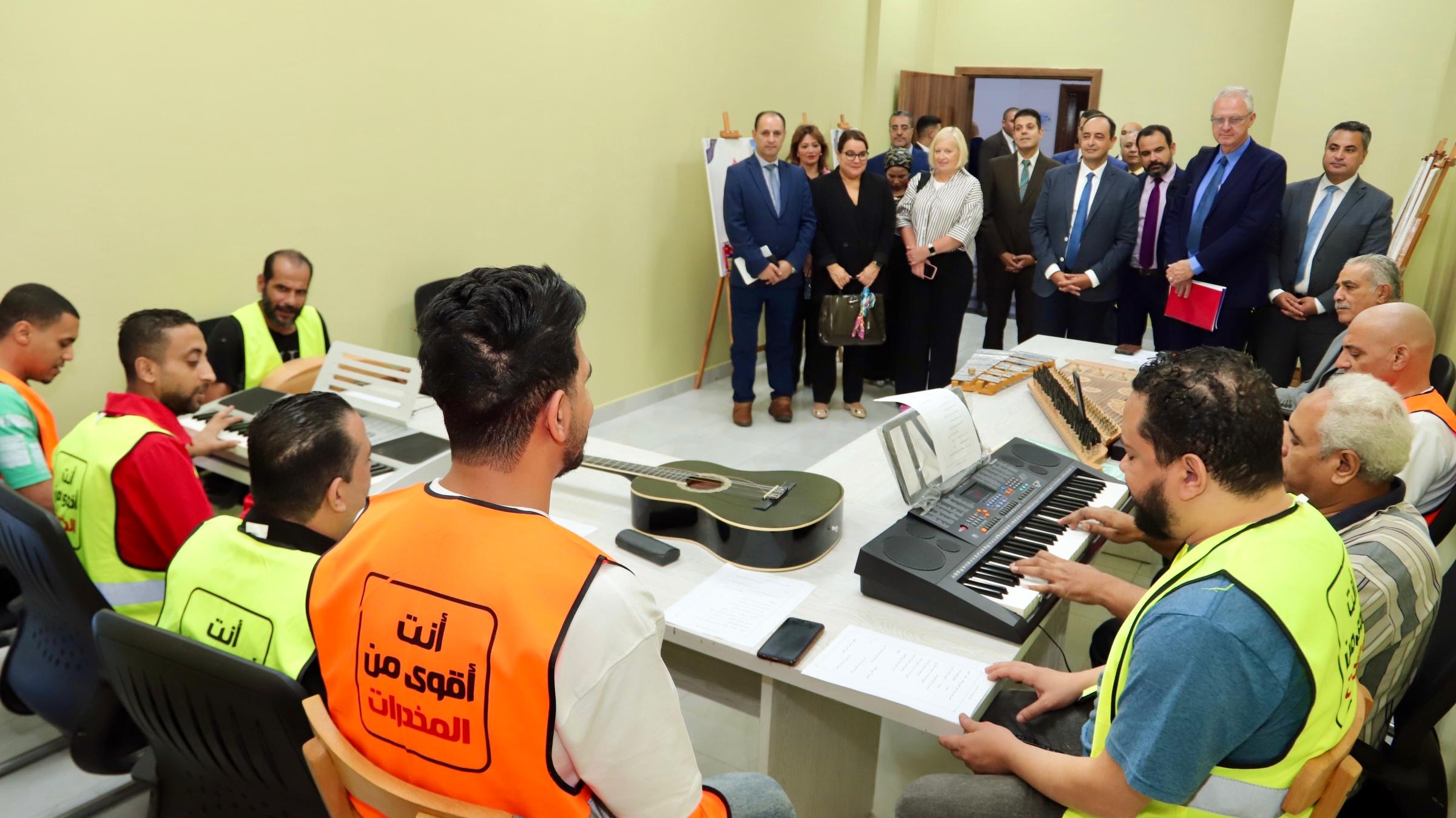 الدكتور عمرو عثمان والمدير التنفيذي للوكالة الأوروبية للمخدرات