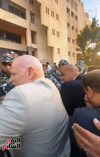 تشاجر-ومشادات-بين-أنصار-مرشحى-النواب-لأسبقية-حجز-الأرقام-والرموز-(4)