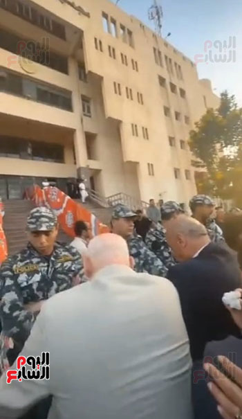 تشاجر-ومشادات-بين-أنصار-مرشحى-النواب-لأسبقية-حجز-الأرقام-والرموز-(2)