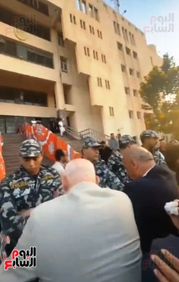 تشاجر-ومشادات-بين-أنصار-مرشحى-النواب-لأسبقية-حجز-الأرقام-والرموز-(2)