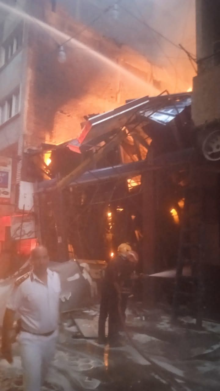 قيادات الأمن ومحافظة القاهرة فى موقع الحريق (1)