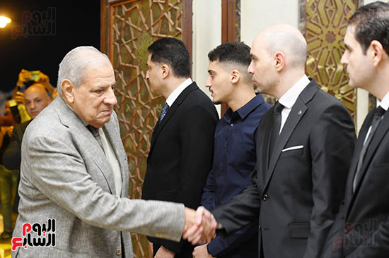 وصول رئيس الوزراء الأسبق إبراهيم محلب