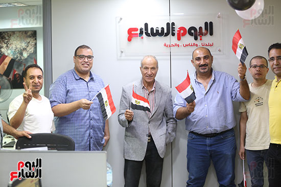 أجواء الفرحة فى صالة التحرير