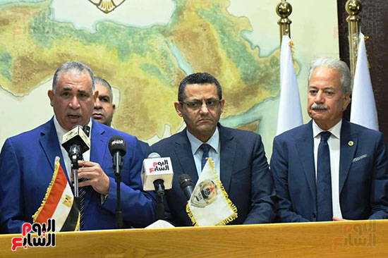 نقيبا الصحفيين و المحامين خلال مؤتمر المحامين