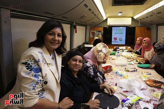 نبيلة مكرم تشارك في قافلة التحالف الوطني فى قرية برنشت بالعياط ضمن مبادرة إيد واحدة نبيلة مكرم تشارك في قافلة التحالف الوطني فى قرية برنشت بالعياط ضمن مبادرة إيد واحدة