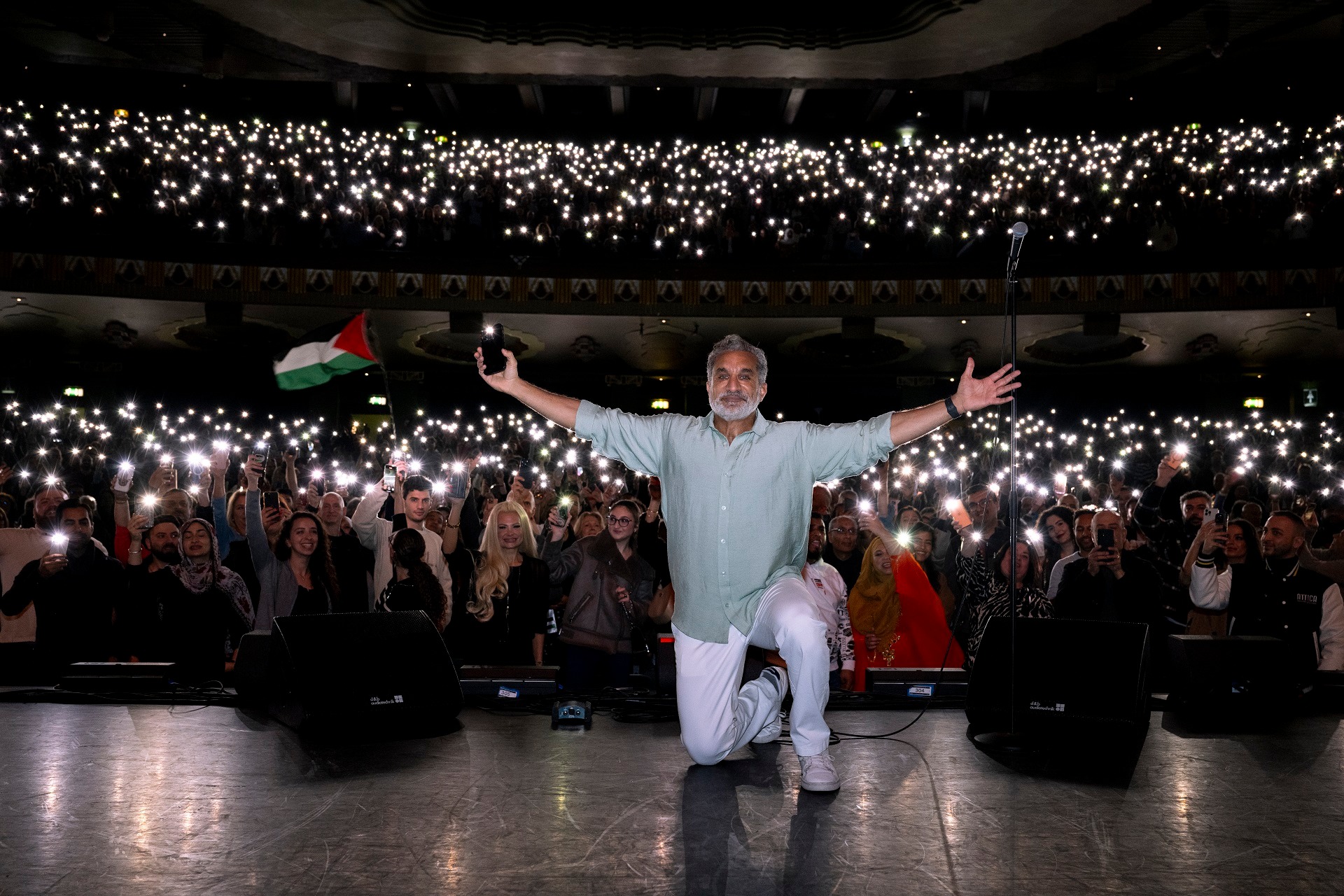 الإعلامي الساخر باسم يوسف الإعلامي الساخر باسم يوسف