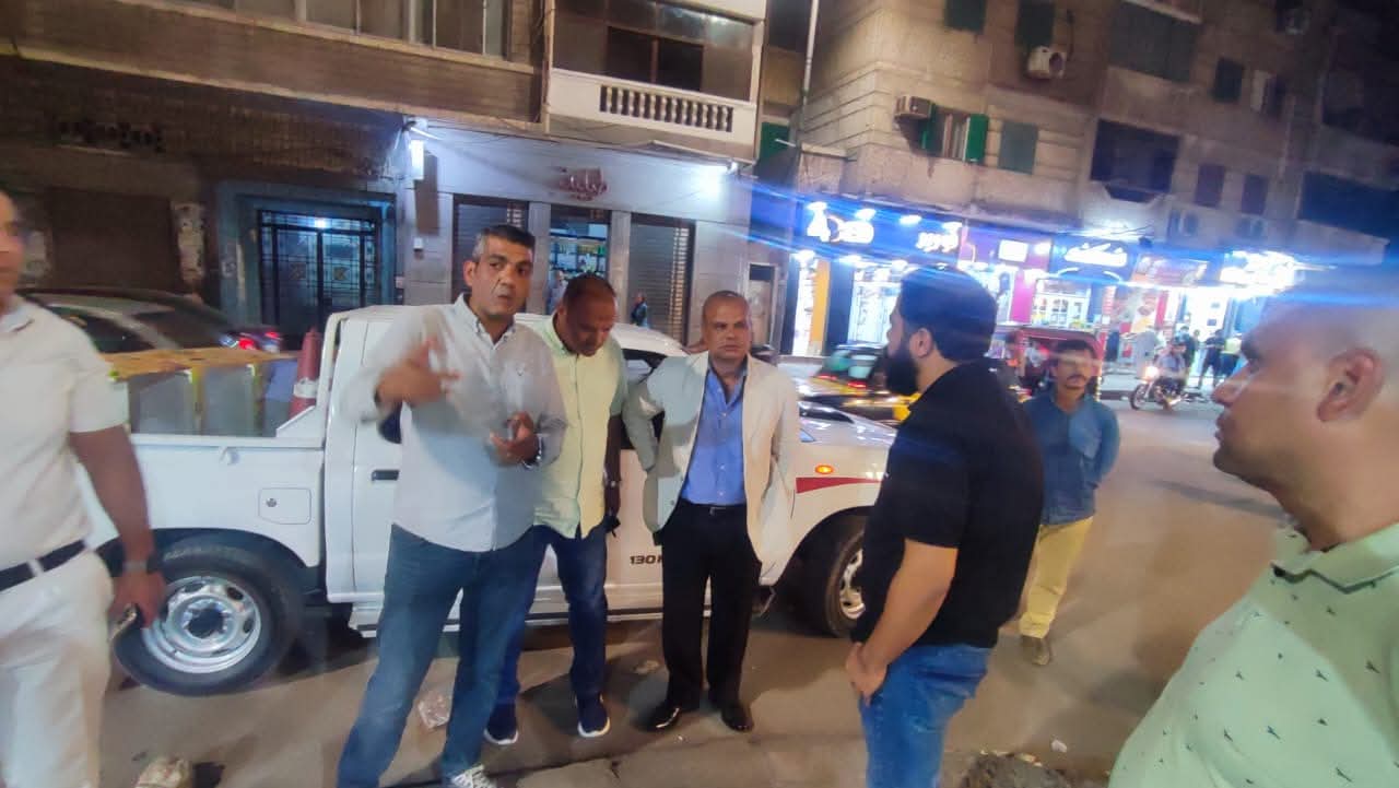 رئيس حى شرق فى حملة قبل ساعات من القبض عليه