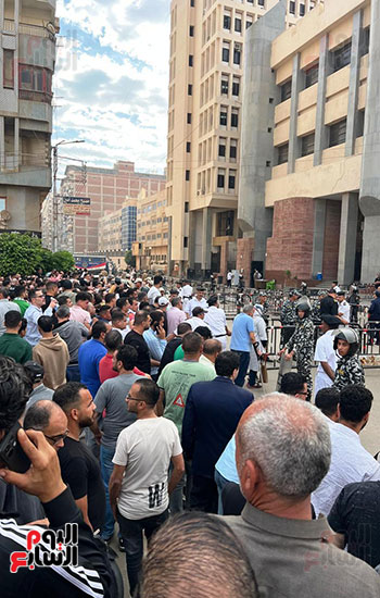 زحام-في-الدقهلية-مع-تلقى-طلبات-الترشح-لعضوية-مجلس-النواب-(1)