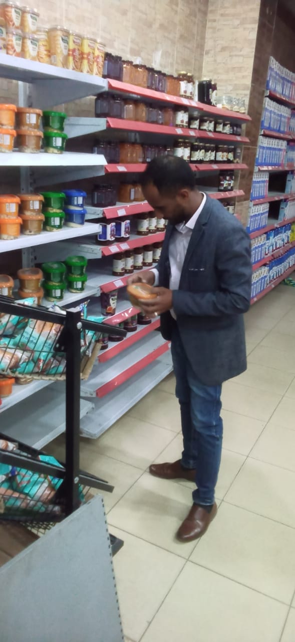 جانب من الحملة التفتيشية للصحة على المحلات (1)
