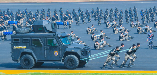 عروض قتالية لطلاب كلية الشرطة (2)