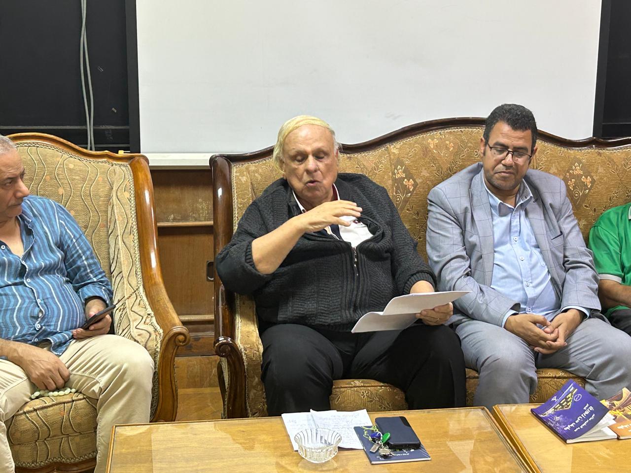 الشاعر احمد اسماعيل