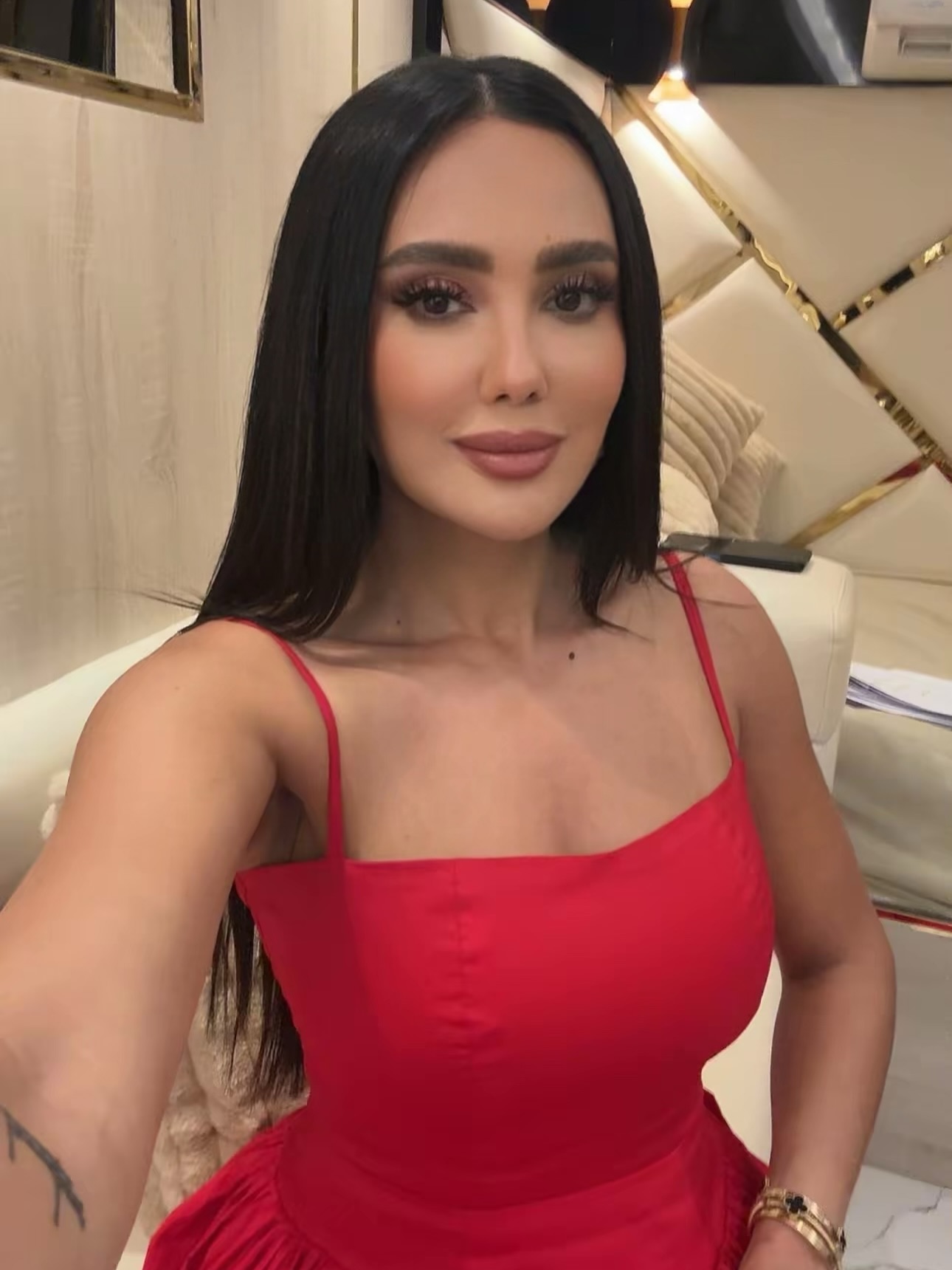 مي القاضي من كواليس 2 قهوة مي القاضي من كواليس 2 قهوة