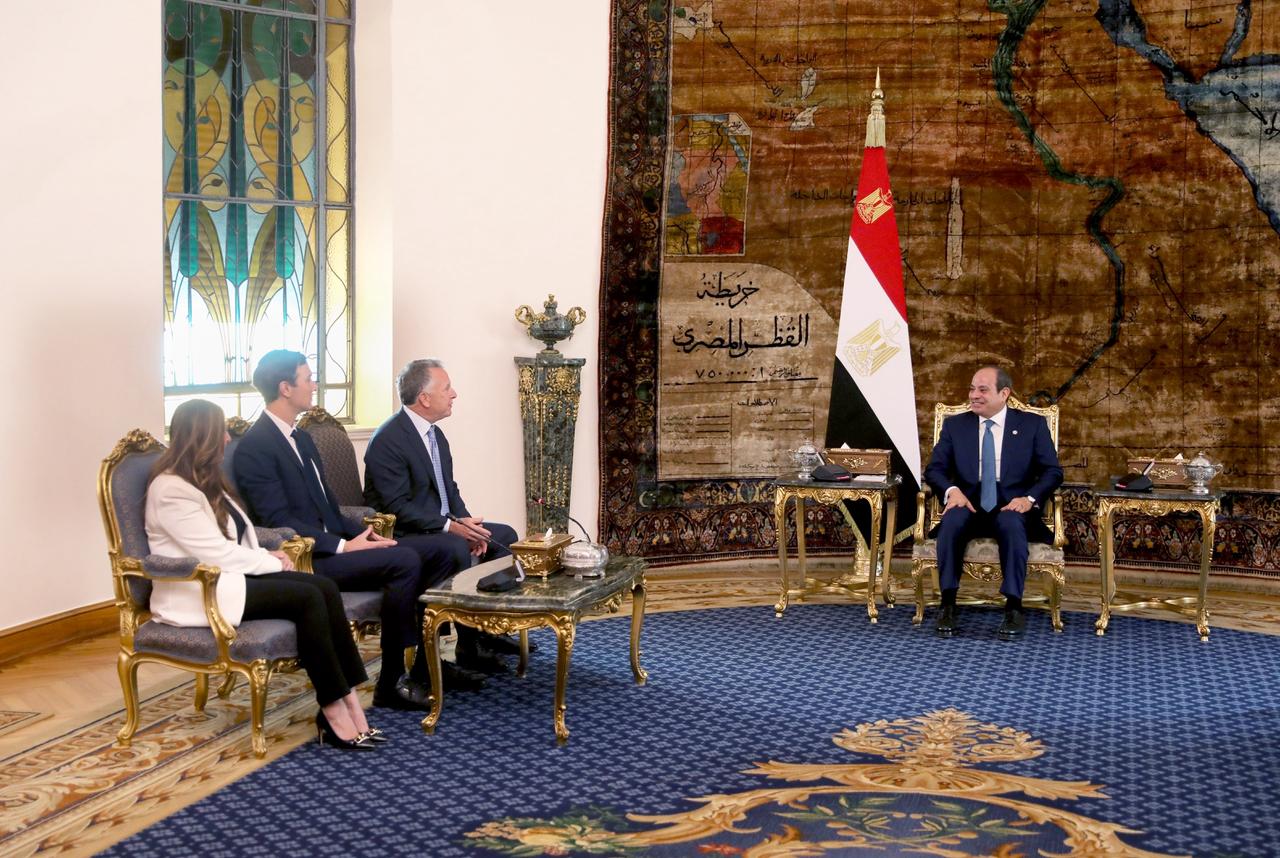 استقبال الرئيس السيسي لوفد واشنطن (1)