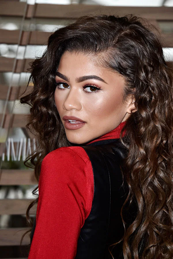 مكياج أحادي اللون مكياج أحادي اللون