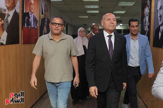 جولة محافظ القاهرة بجريدة اليوم السابع (3)