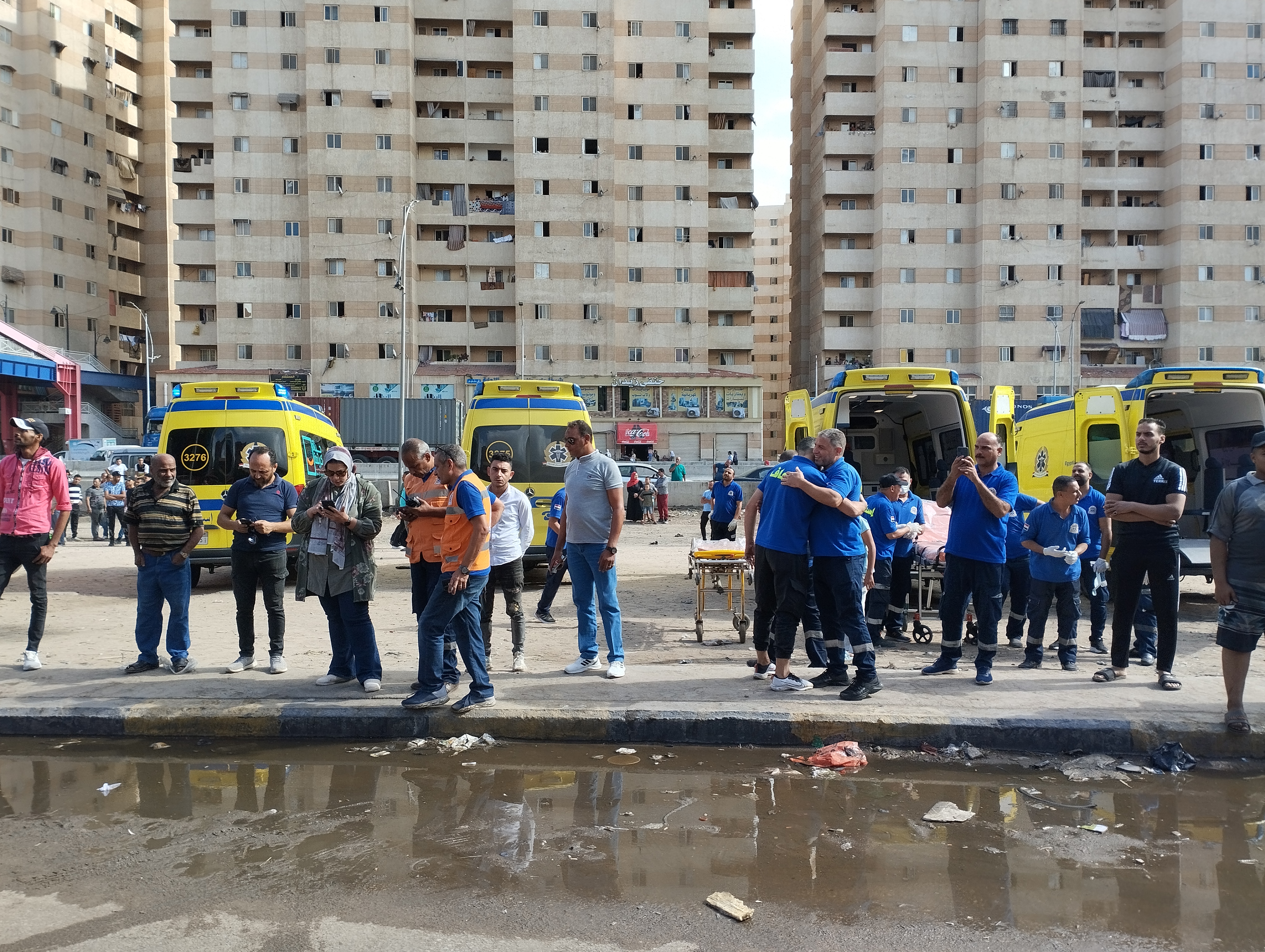 سيارات الاسعاف في حريق مستشفي. بالاسكندريه سيارات الاسعاف في حريق مستشفي. بالاسكندريه