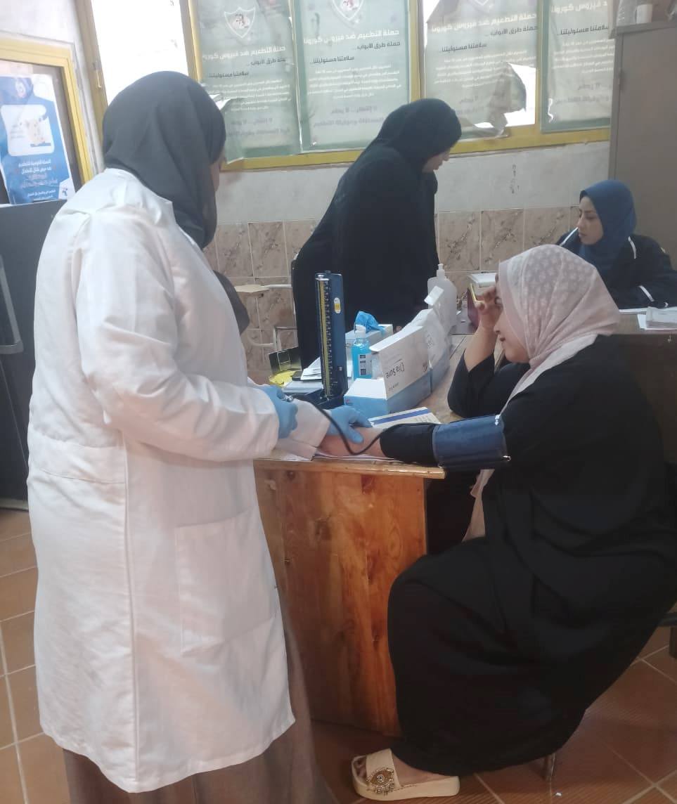 فحص المواطنين يومياً بالمجان ضمن حملة 100 يوم صحة فحص المواطنين يومياً بالمجان ضمن حملة 100 يوم صحة