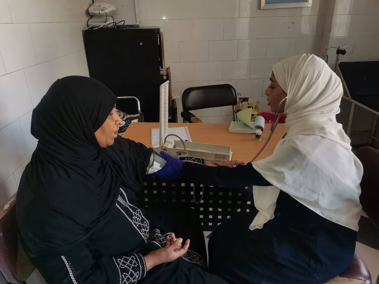 صحة الأقصر تفحص المواطنين يومياً بالمجان ضمن حملة 100 يوم صحة صحة الأقصر تفحص المواطنين يومياً بالمجان ضمن حملة 100 يوم صحة