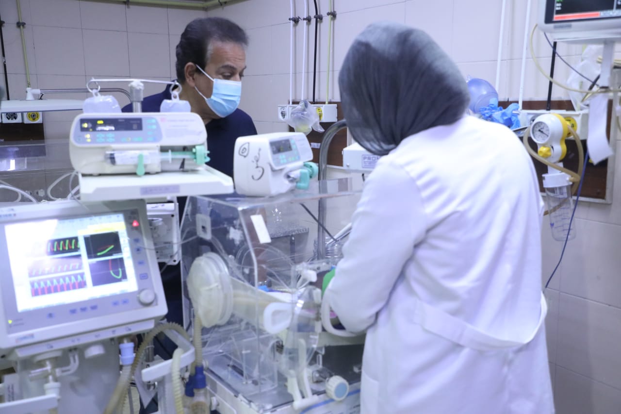 وزير الصحة يُجري جولة مفاجئة بمستشفى منشية البكري العام وزير الصحة يُجري جولة مفاجئة بمستشفى منشية البكري العام