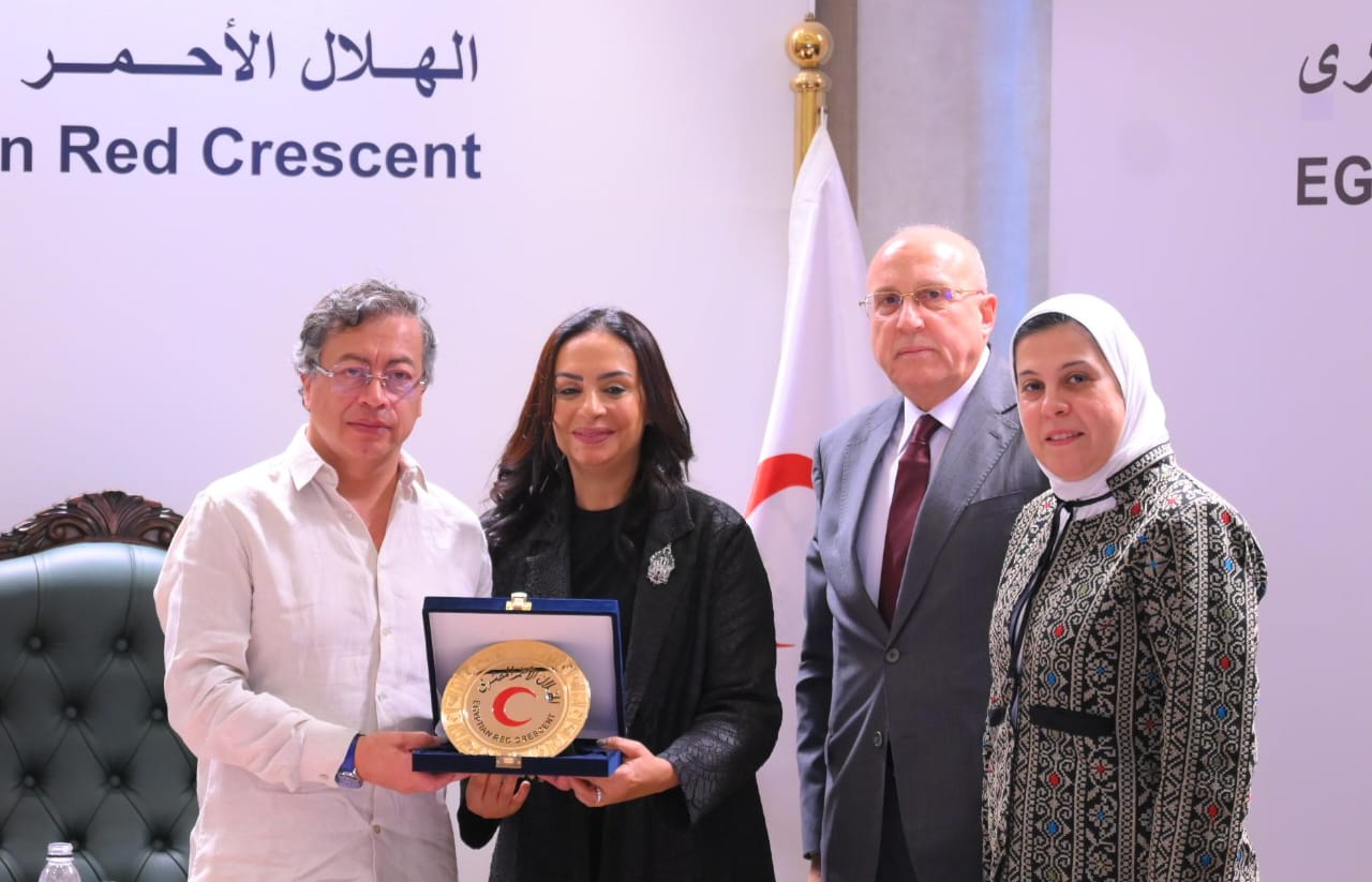 رئيس جمهورية  والدكتورة مايا مرسى