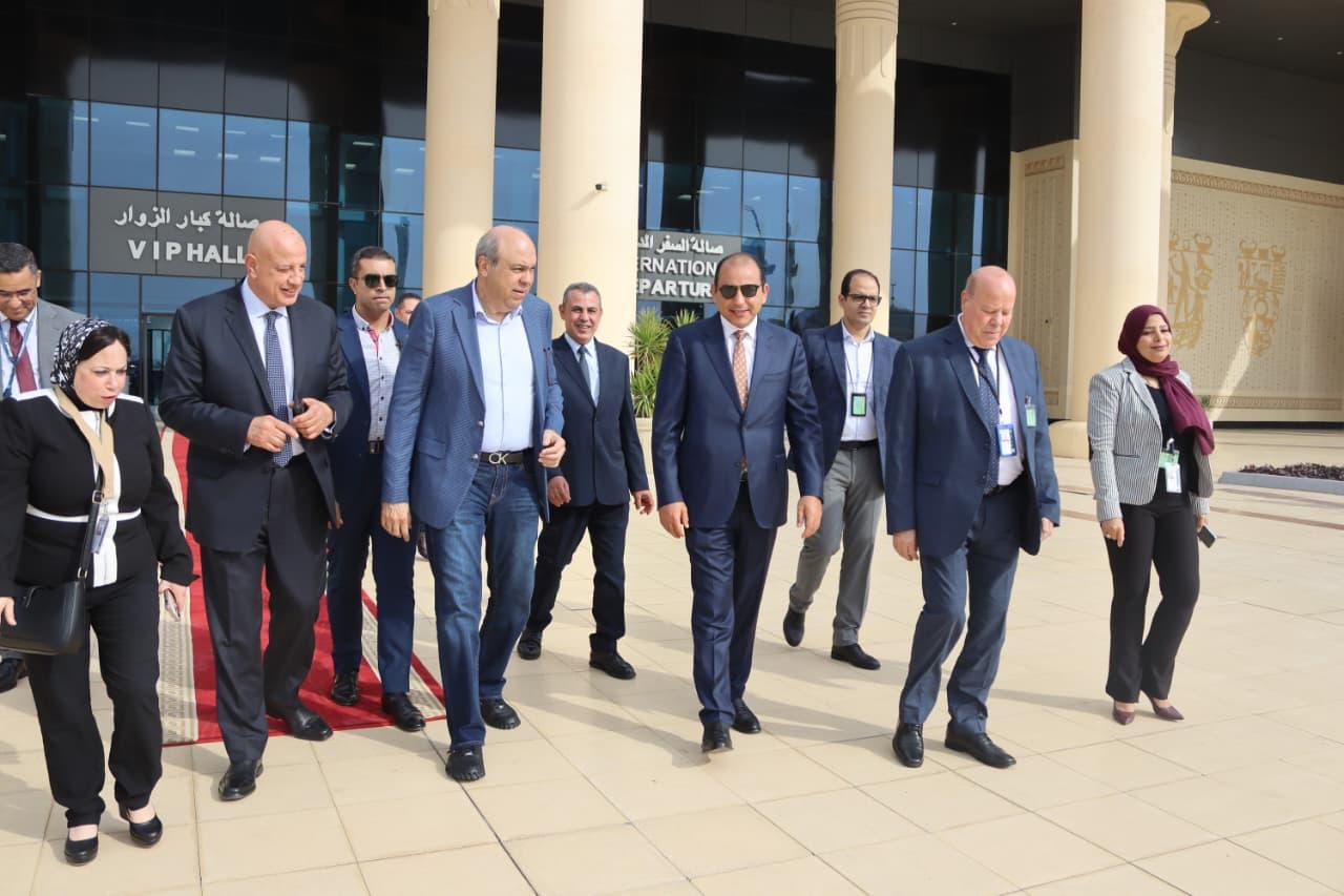 مطارا القاهرة وسفنكس يشهدان حركة تشغيل مكثف (21)