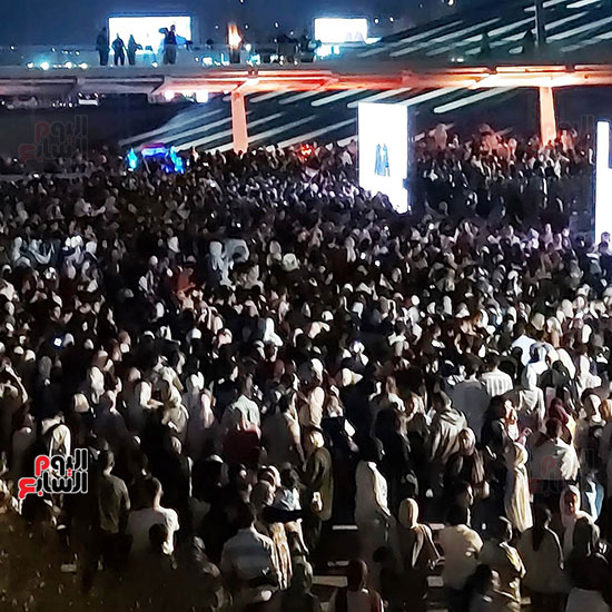 الآلاف-بمكتبة-الإسكندرية-لمتابعة-افتتاح-المتحف-المصرى-الكبير-(2)