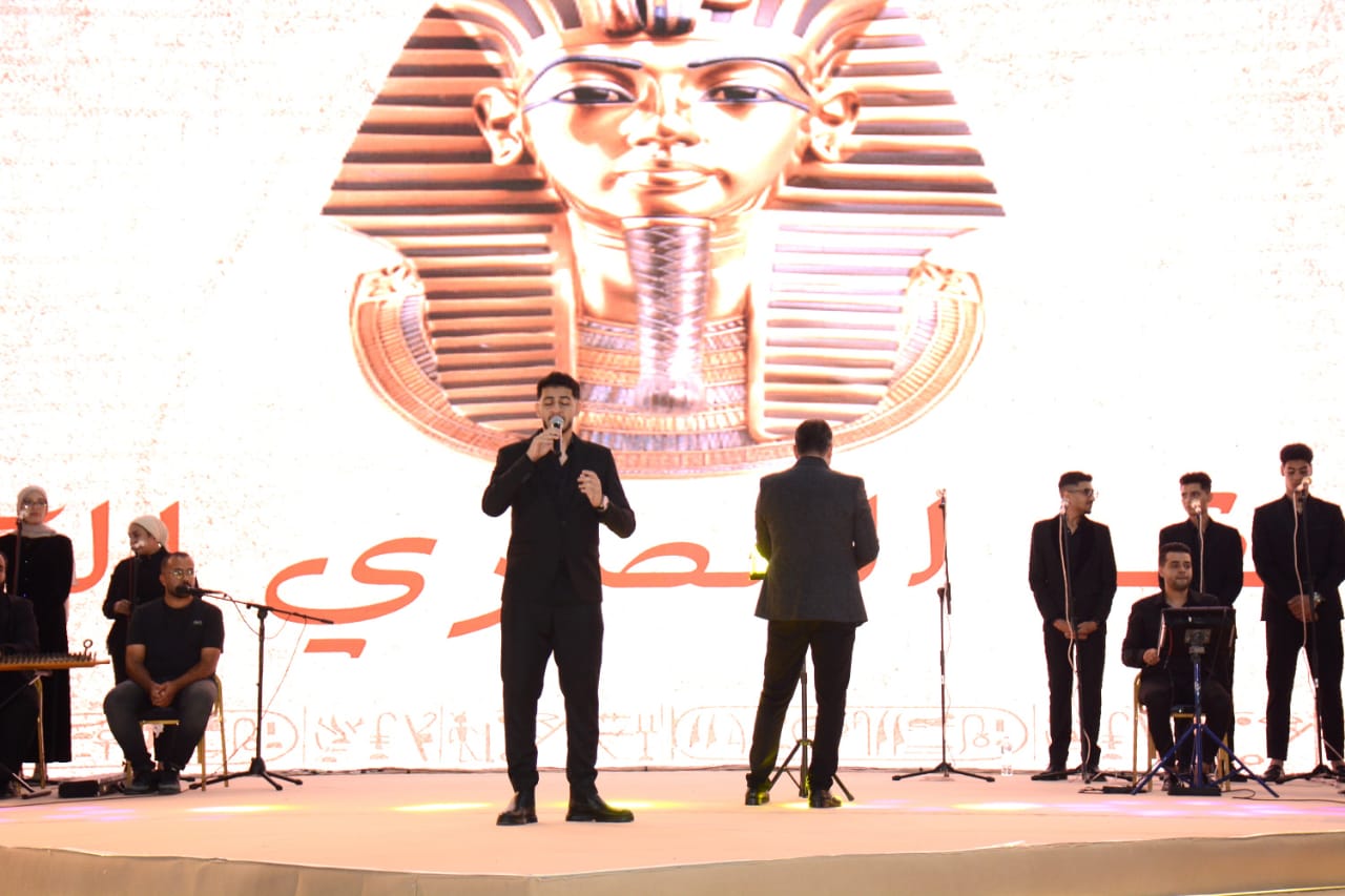 محافظ الدقهلية يشهد حفلًا بمناسبة افتتاح المتحف المصري الكبير  (1)