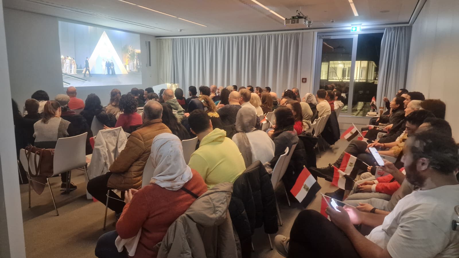 الجالية المصرية ببرلين تحتفل بافتتاح المتحف المصري الكبير (3)