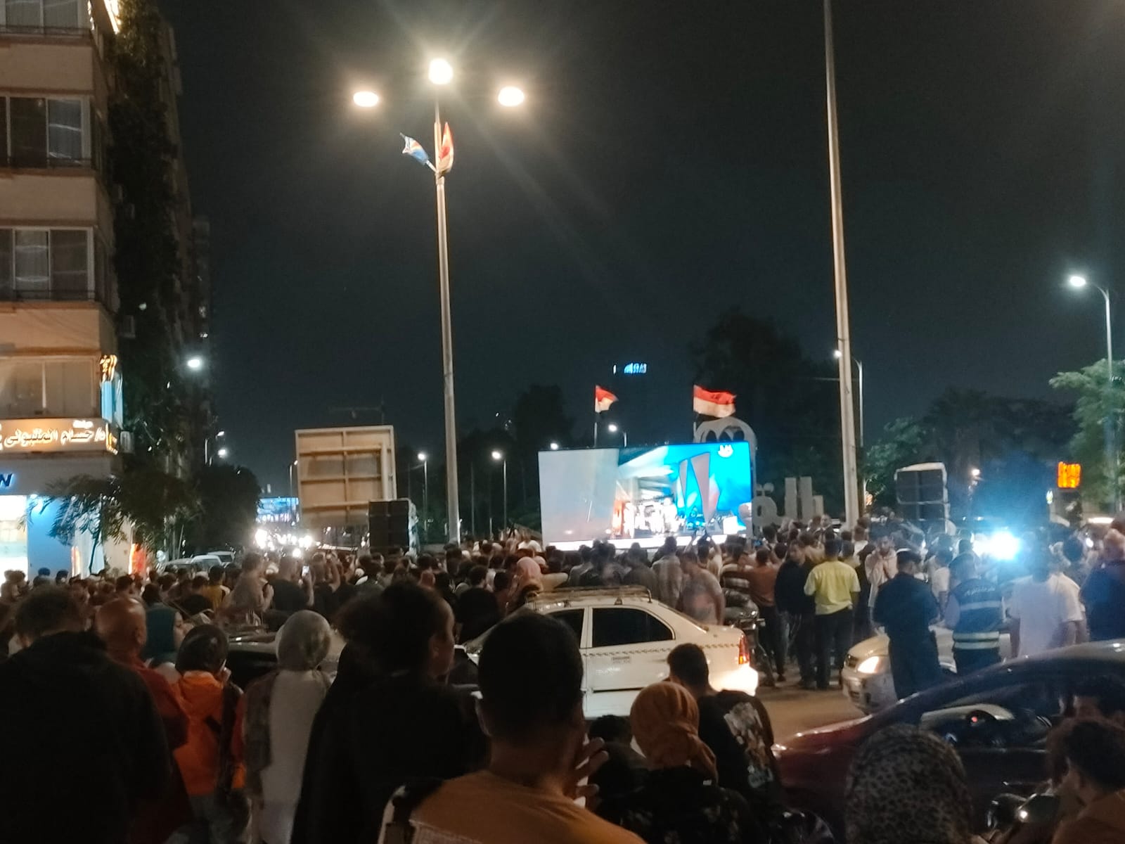 احتفالات المصريين بافتتاح المتحف الكبير (2)