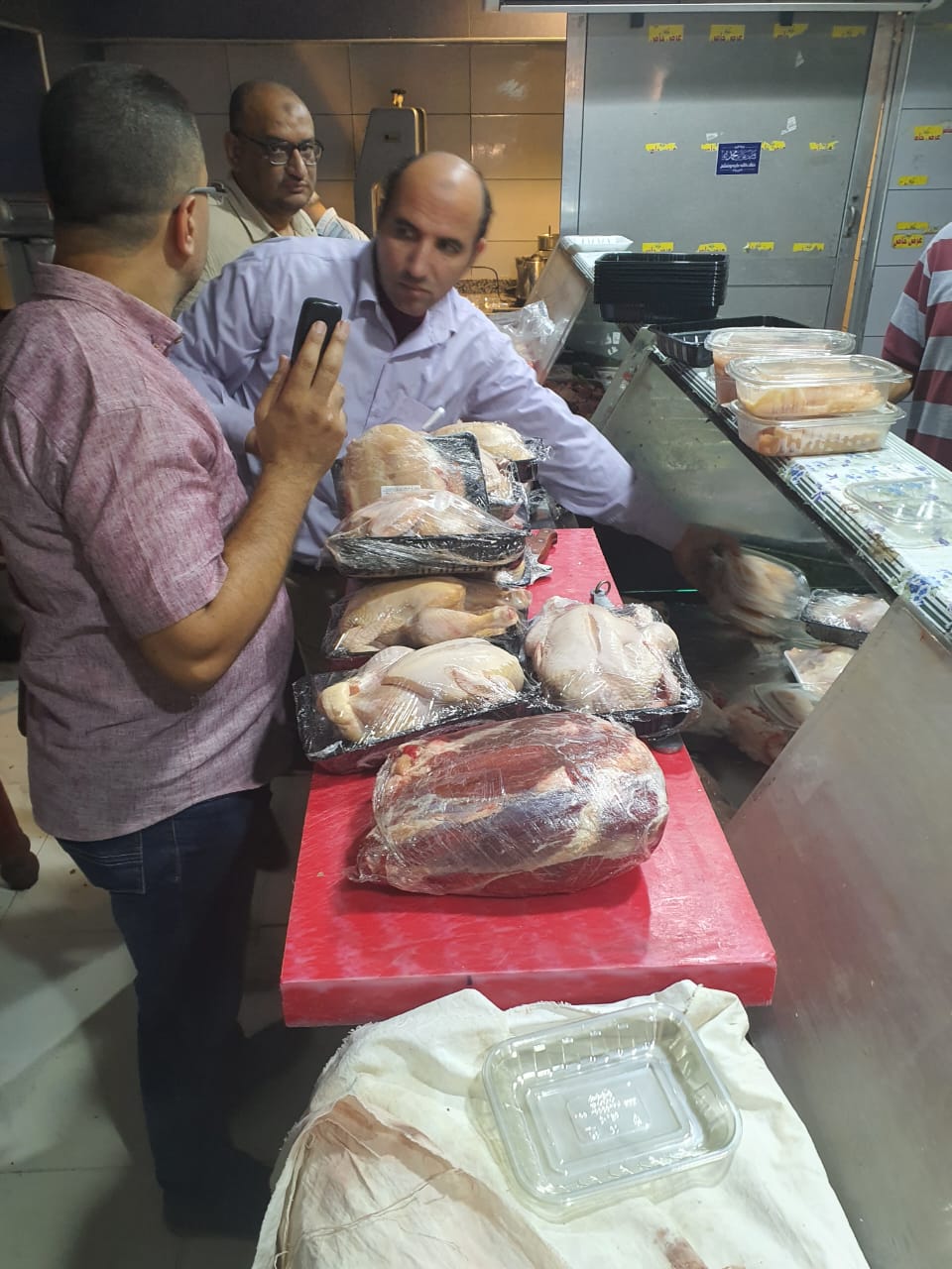 حملات تموينية على  المحال