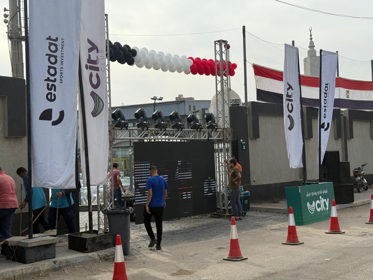 جانب من الاستعدادات ببنها جانب من الاستعدادات ببنها