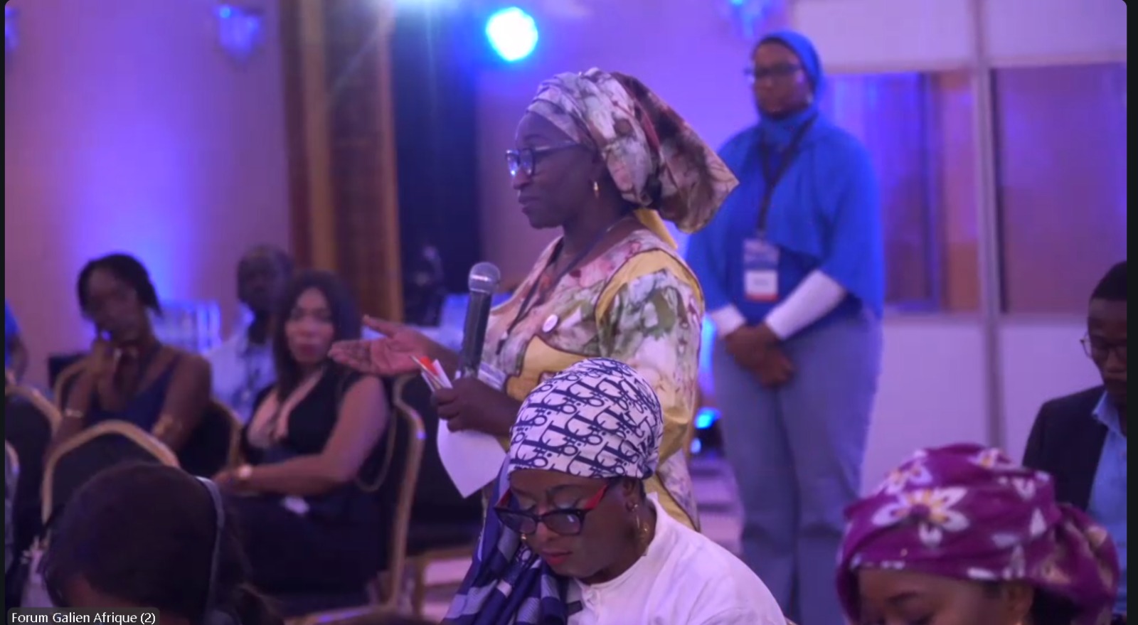 خلال الجلسة النقاشية