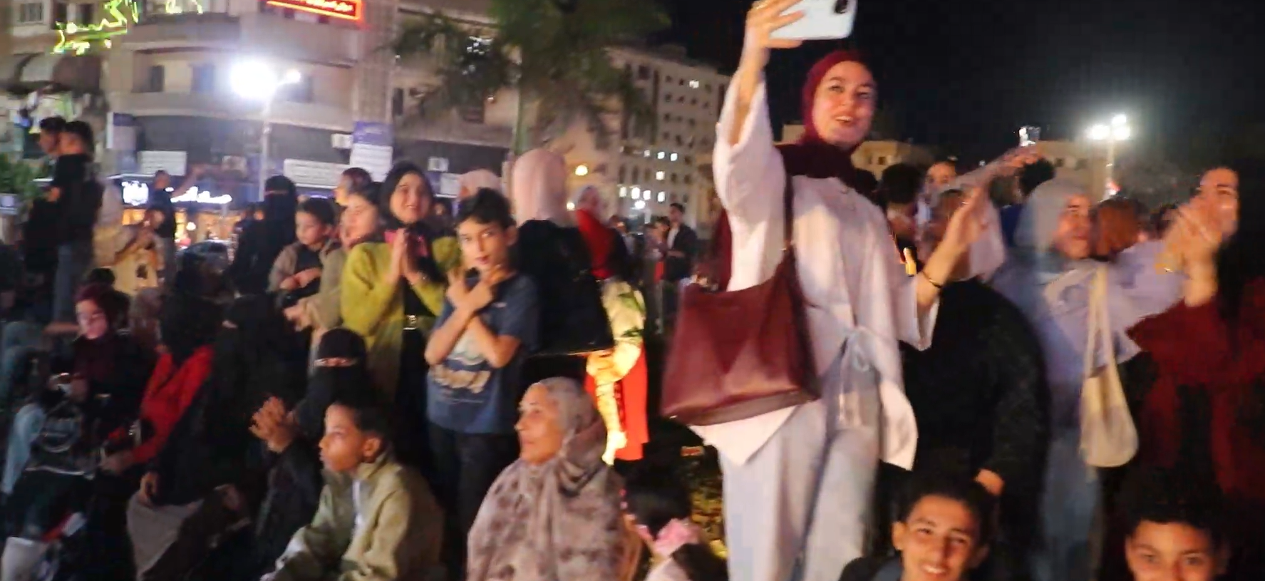 فرحة الفتيات عقب الإفتتاح _1