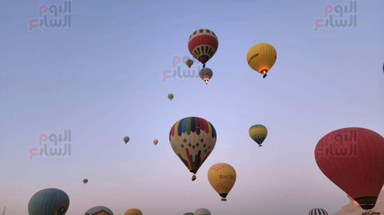 رحلات-البالون-الطائر-خلال-تحليق-1740-سائح-بسماء-الأقصر