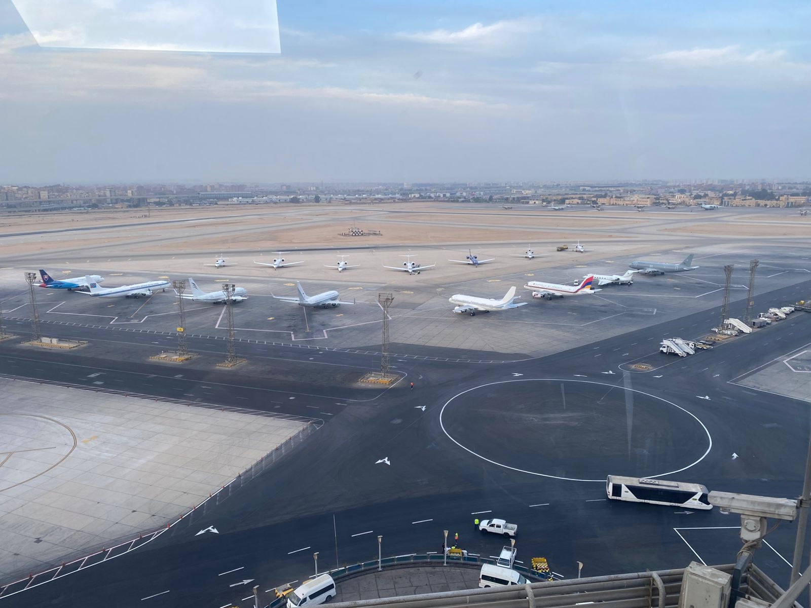 مطارا القاهرة وسفنكس يشهدان حركة تشغيل مكثف (9)