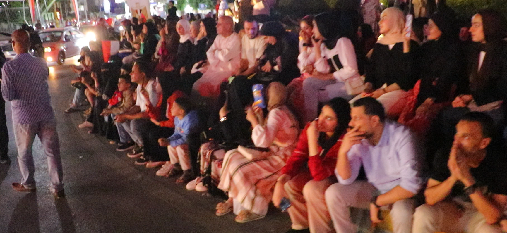 تواجد عدد كبير من الأسر بميدان النصر تواجد عدد كبير من الأسر بميدان النصر