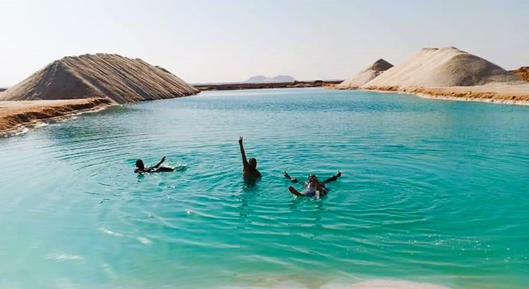 السباحة والطفو على سطح بحيرات الملح - واحة سيوة
