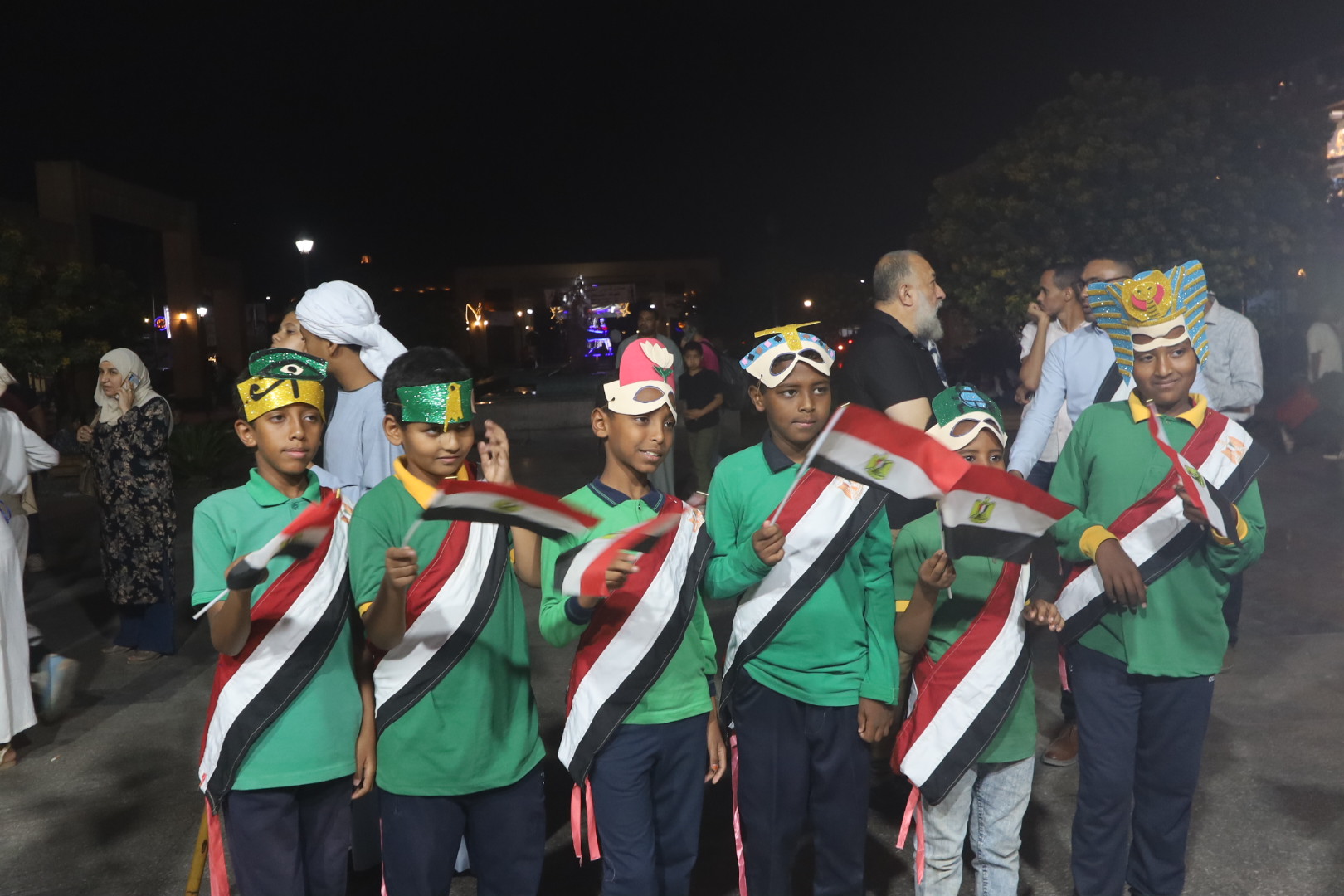 فرحة عارمة بين أهالى أسوان بحفل افتتاح المتحف المصرى الكبير (4)