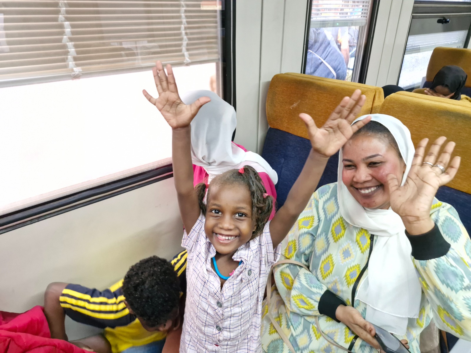 نقل الأشقاء السودانيين